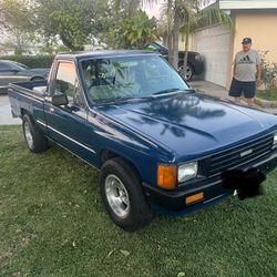 1986 Toyota Pick-Up (Automatic)