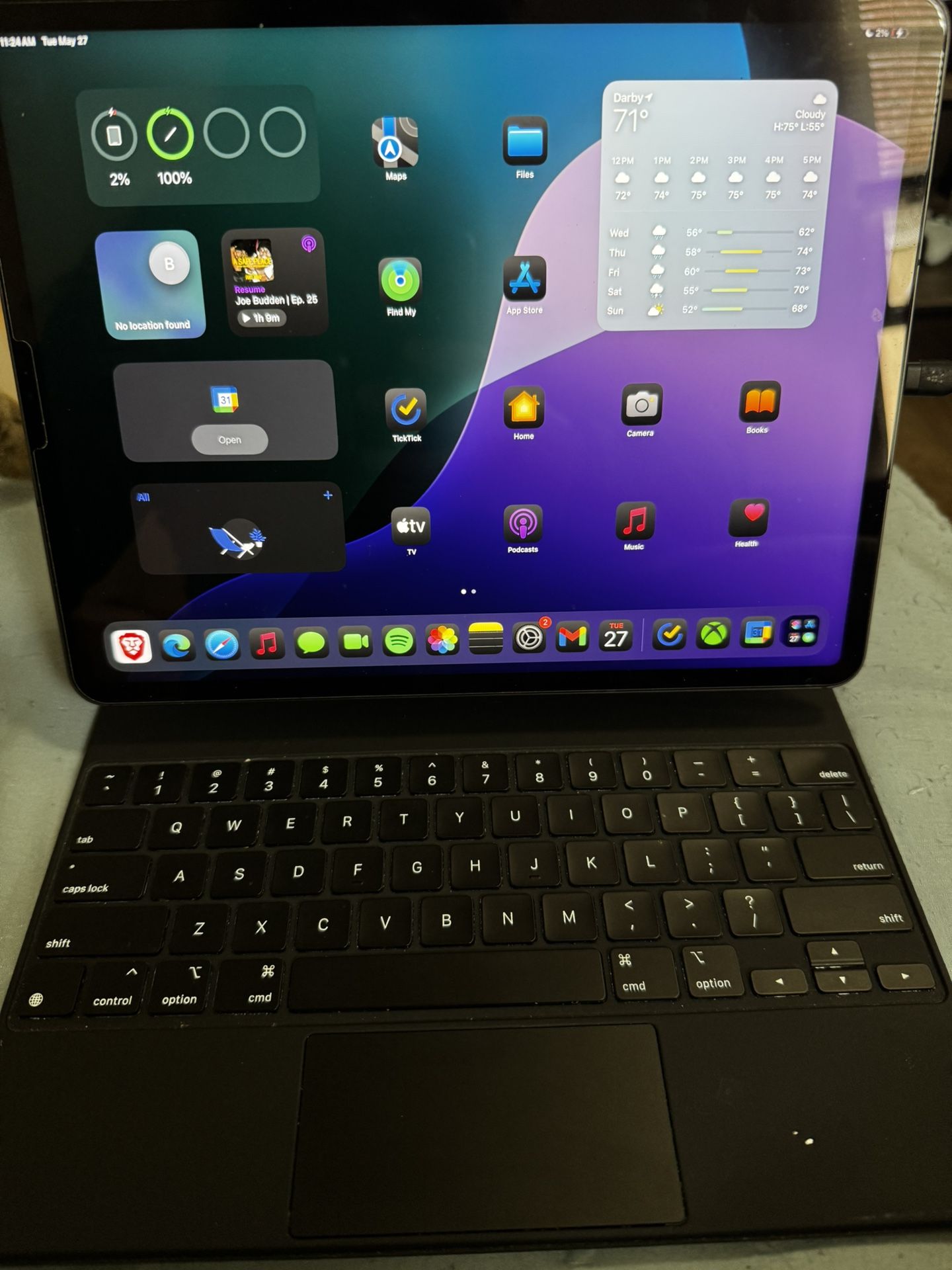 iPad Pro M1 256GB 12.9” W/Apple Keyboard & Pencil