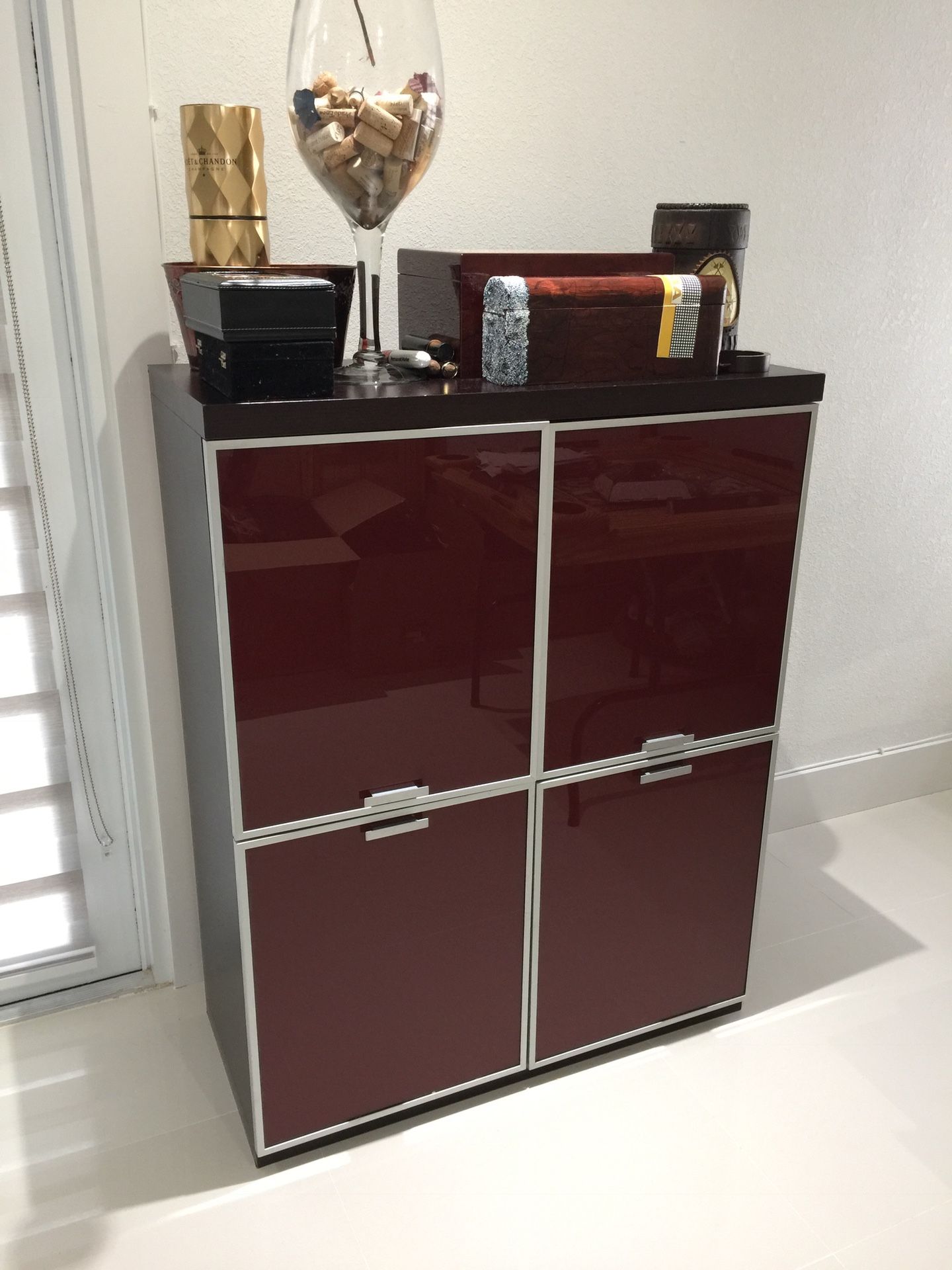 Modern designer bar buffet cabinet