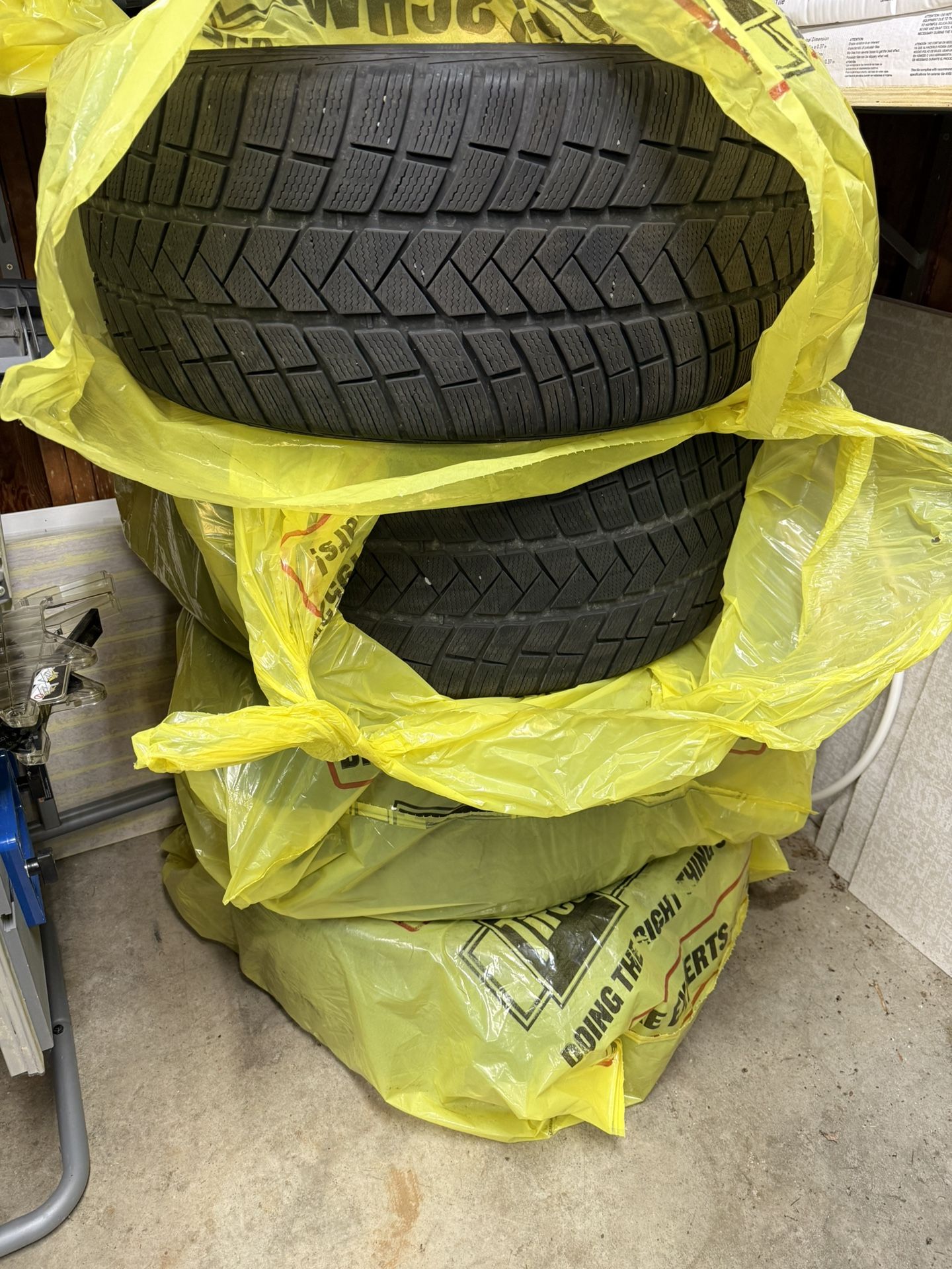 Stud-less Snow Tires 285/40R22 & 325/35R22