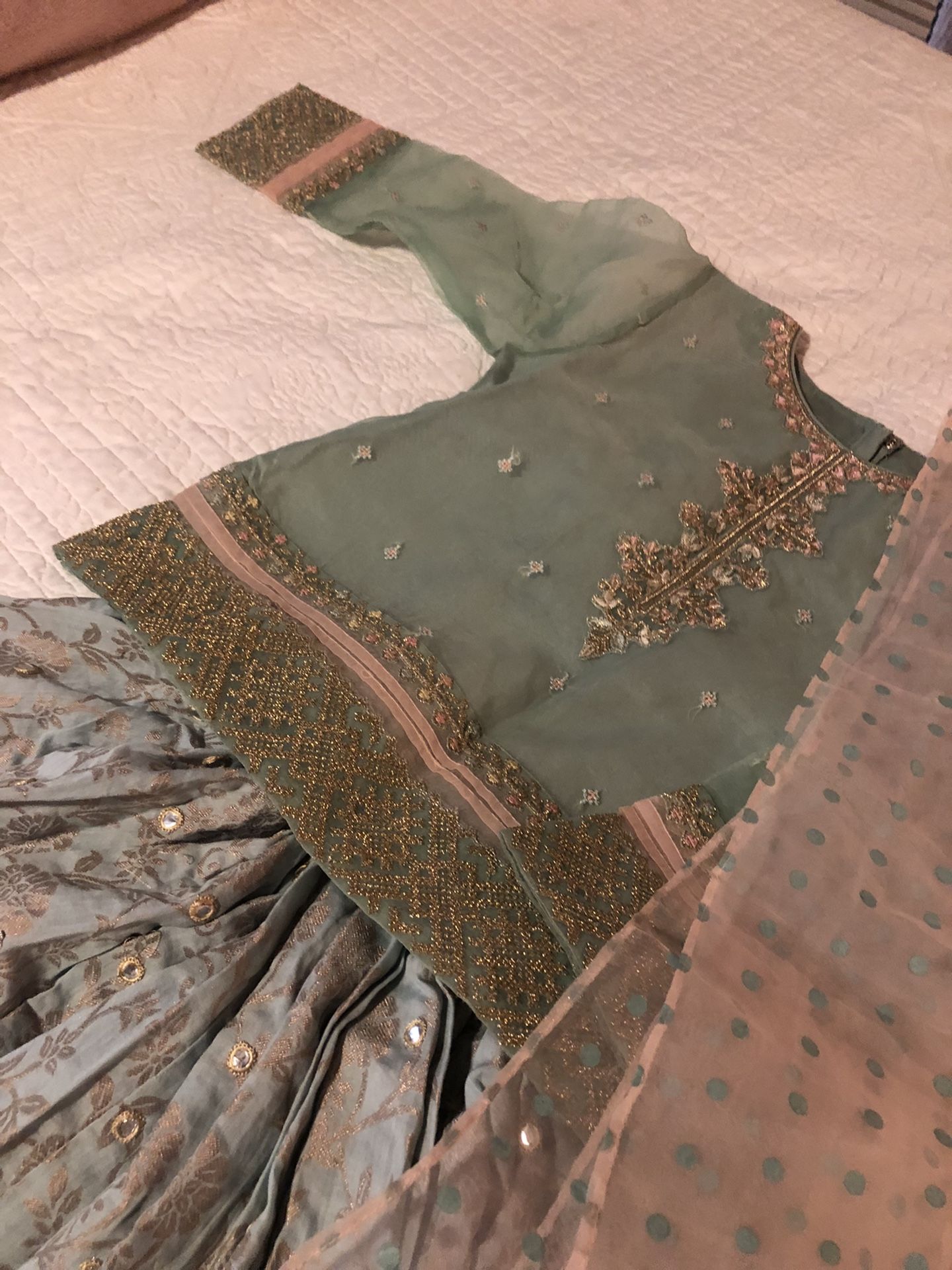 Girls Size 6-8 Yrs Lenhga By Maria b