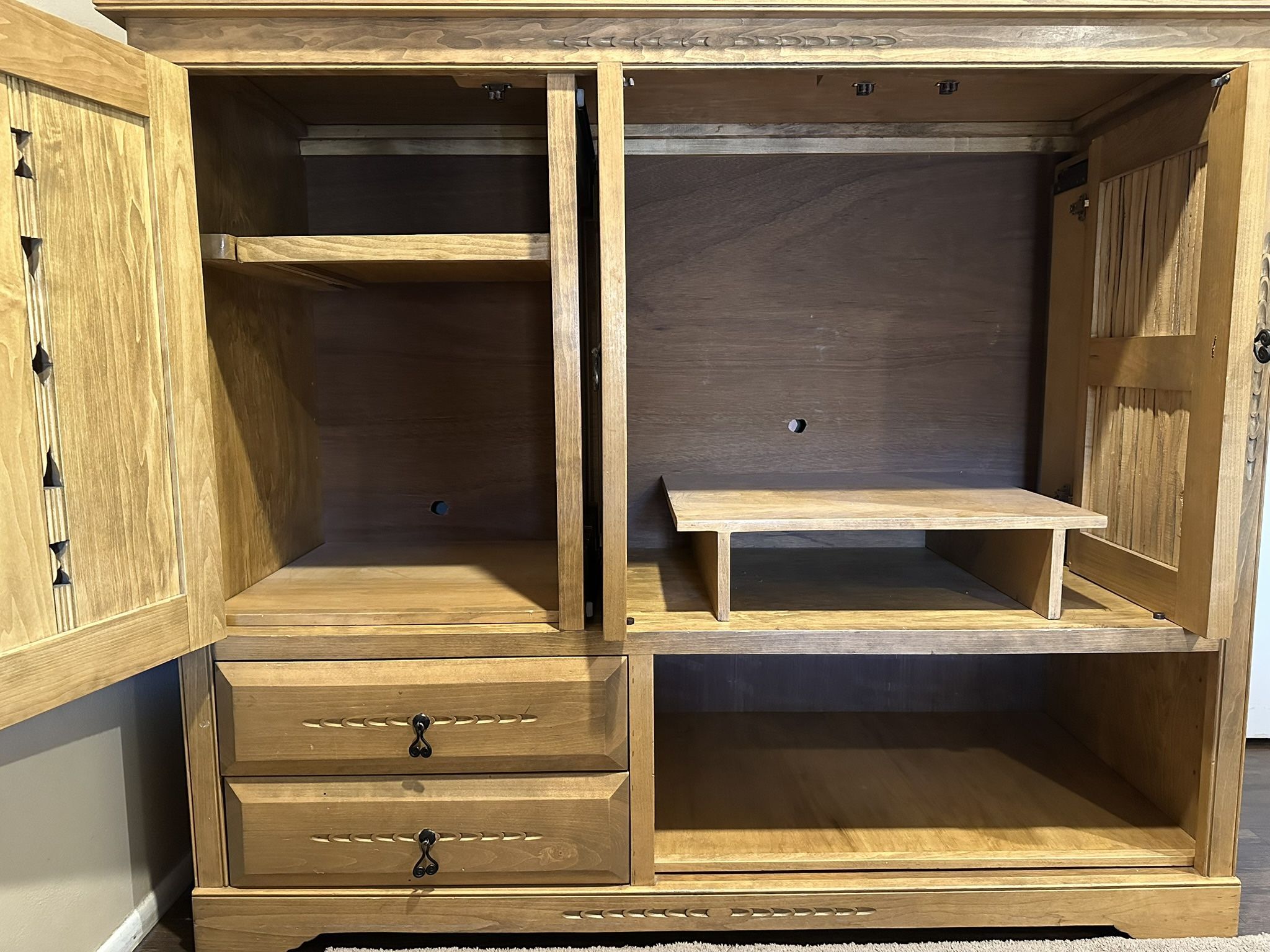 Solid Wood TV Cabinet