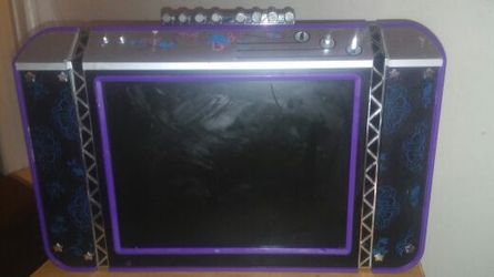 Lil girls TV works fine just in my way $30