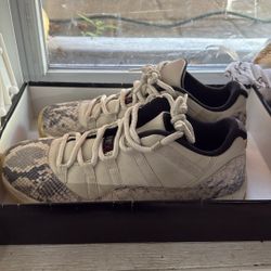 Jordan Snake Skin Size 9