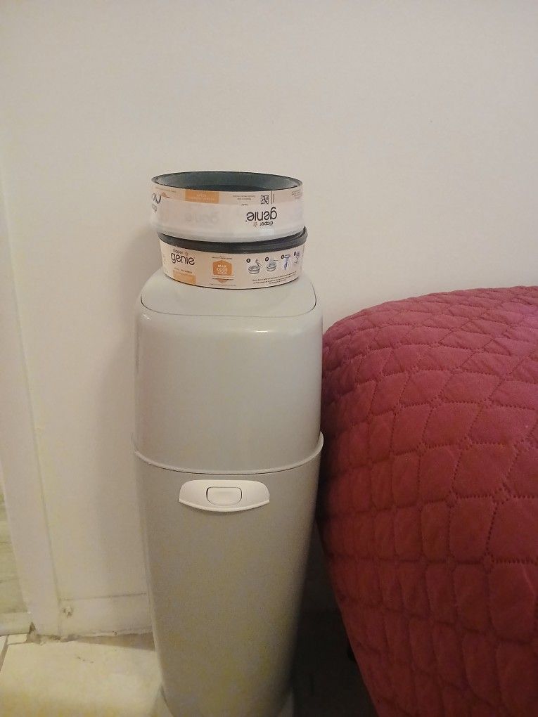 Diaper Genie With 2 Refills