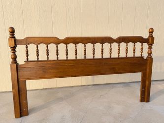 Cal Shops Colonial spindle king size headboard