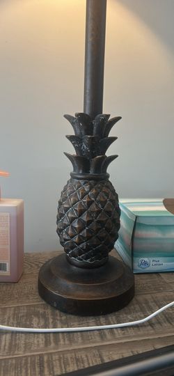 Pineapple lamp