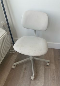 White Rolling Office Chair / Desk Chair