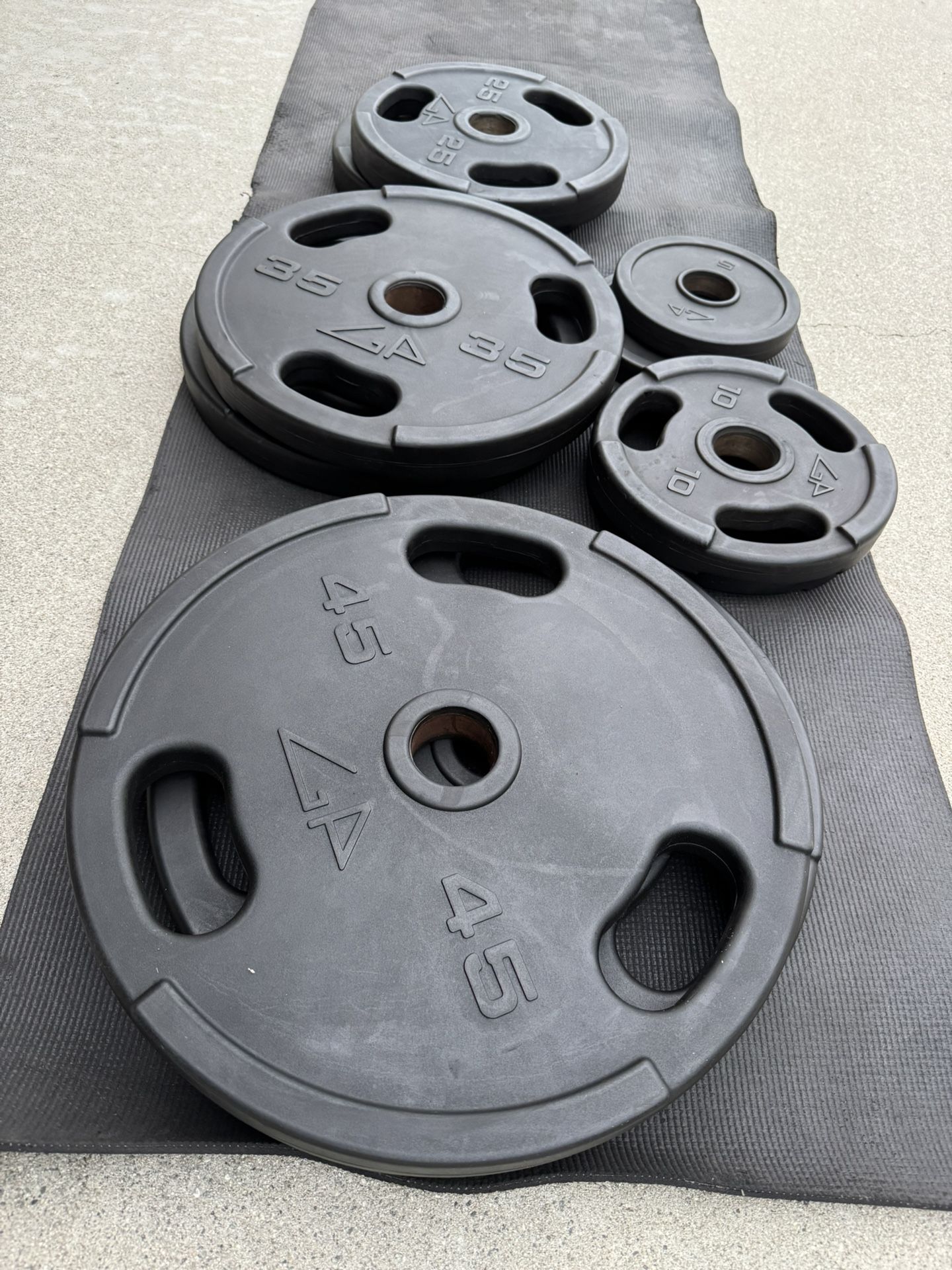 American Barbell GP Rubber Weight Plates with Plate tree