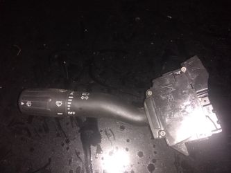 06 to 09 Ford fusionHeadlight/windshield wiper switch..... great condition