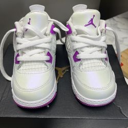 Like New Toddler Sz 6c Jordan Retro 4 Purple/white 
