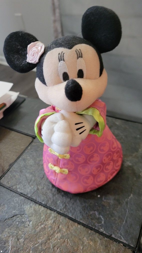 Hong Kong Disneyland MInnie