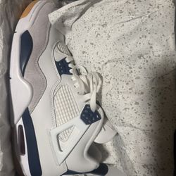 Jordan Retro 4 SB Navy