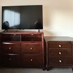 Beautiful Cherry Wood Dresser/TV Console/TV Stand, Nightstand/End Table, & 55” Roku TV 