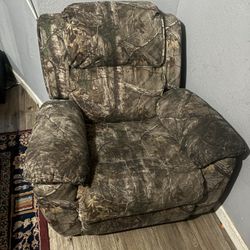 Real Tree Recliner 
