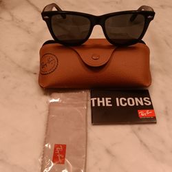Ray-Ban Wayfarer 2140 Polished Black Brand New