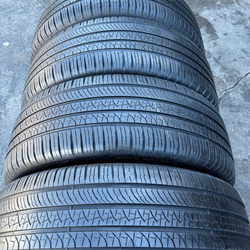 275-50R22 Pirelli usadas en perfecta condición set , 80%life