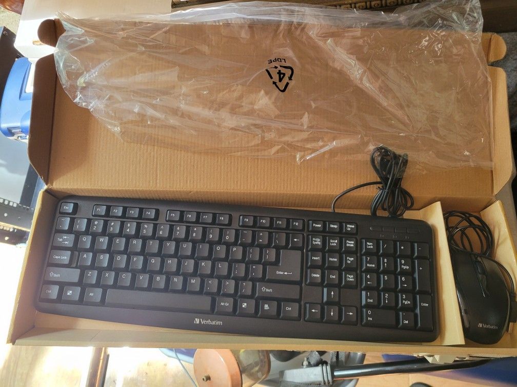 Verbatim Wired Keyboard And Mouse Set