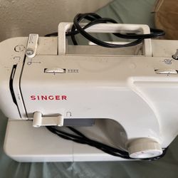 Singer Sewing Machine 