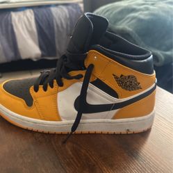 Jordan 1 Mid Taxis