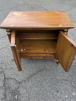 End Table For Sale (FREE DELIVERY)