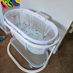 Bundle For Cozy And Safe Sleep! Bassinet And Swing