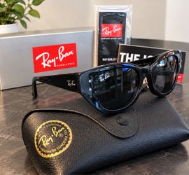 New RayBans - Box, Pouch Cloth All Included