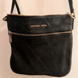 Micheal Kors Black Crossbody Purse