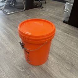 5-Gallon Buckets With Lid