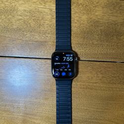 Apple Watch Series 10 Natural Titanium [GPS + Cellular 46mm case]