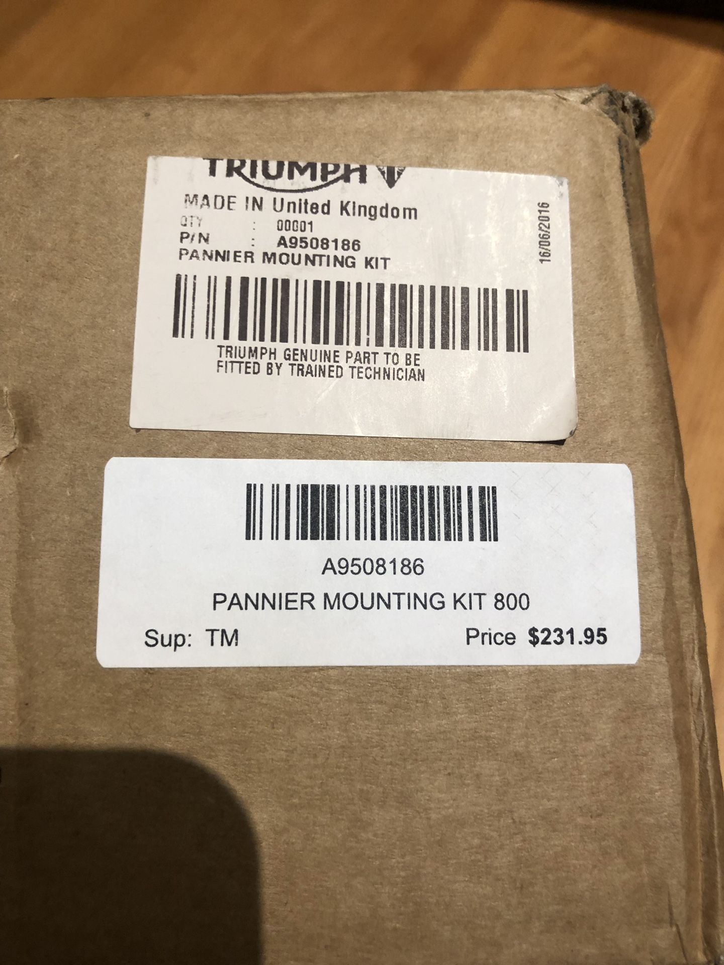 Triumph Tiger 800 pannier mounting kit 800 A9508186