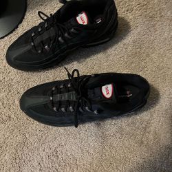 Air Max 95  Red & Black