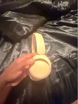 Sony Wireless Bluetooth Noise Cancelling Headphones – Cream