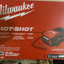 MILWAUKEE M18 Hot Shot Jump Stater