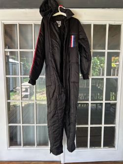 Suit for cold temperatures