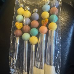 “Cute Beaded Makeup Brushes w/ Heart Beads | Yellow Pastel Aesthetic Gift Set