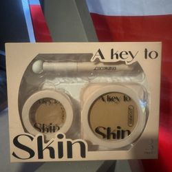 Set De Maquillaje A Key To Skin  By Kevin & Coco
