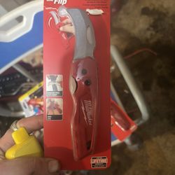 Milwaukee Hawks Bill Folding Knife !