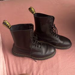 Barely Used AirWair Dr.Martens
