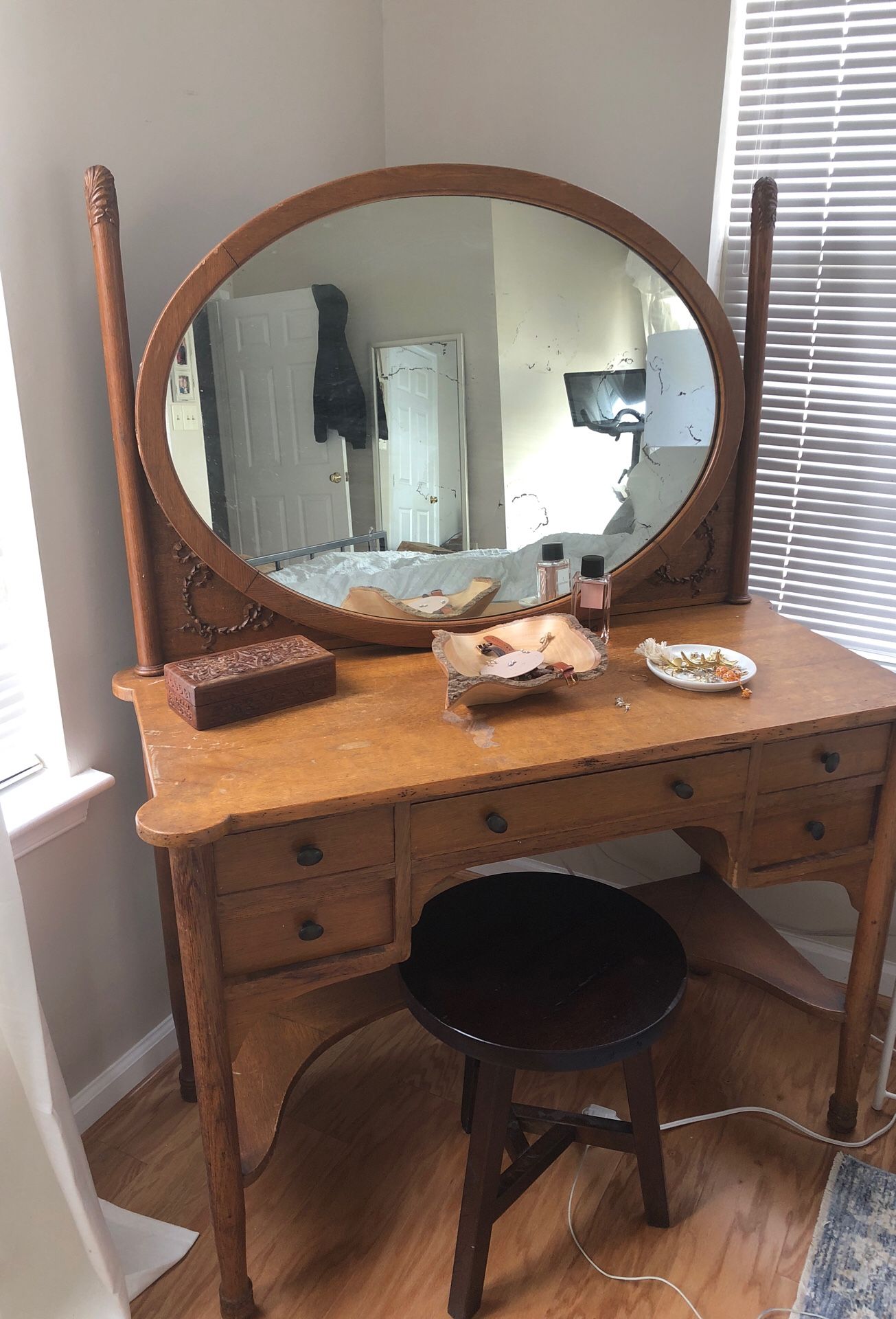 Vintage vanity