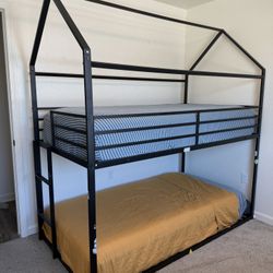 Twin Over Twin House Bunk Bed 