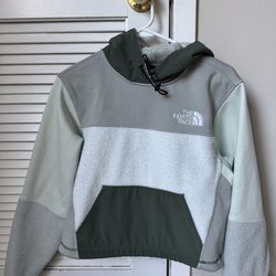 The north face XS hoodie