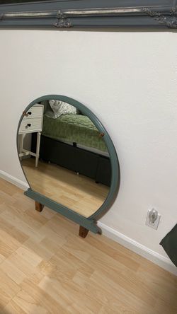 Dresser mirror