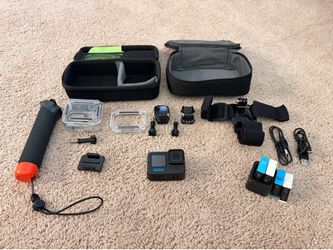 GoPro Hero10 (Black) w/accessories
