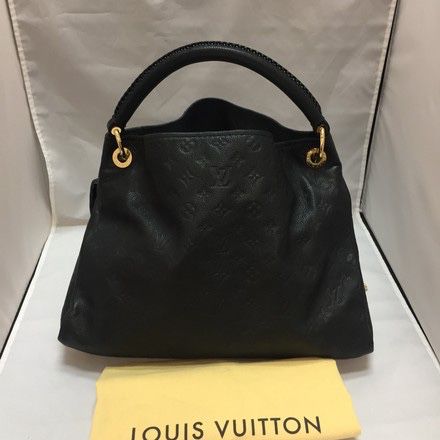 Louis Vuitton Monogram ARTSY MM for Sale in Arlington, TX - OfferUp
