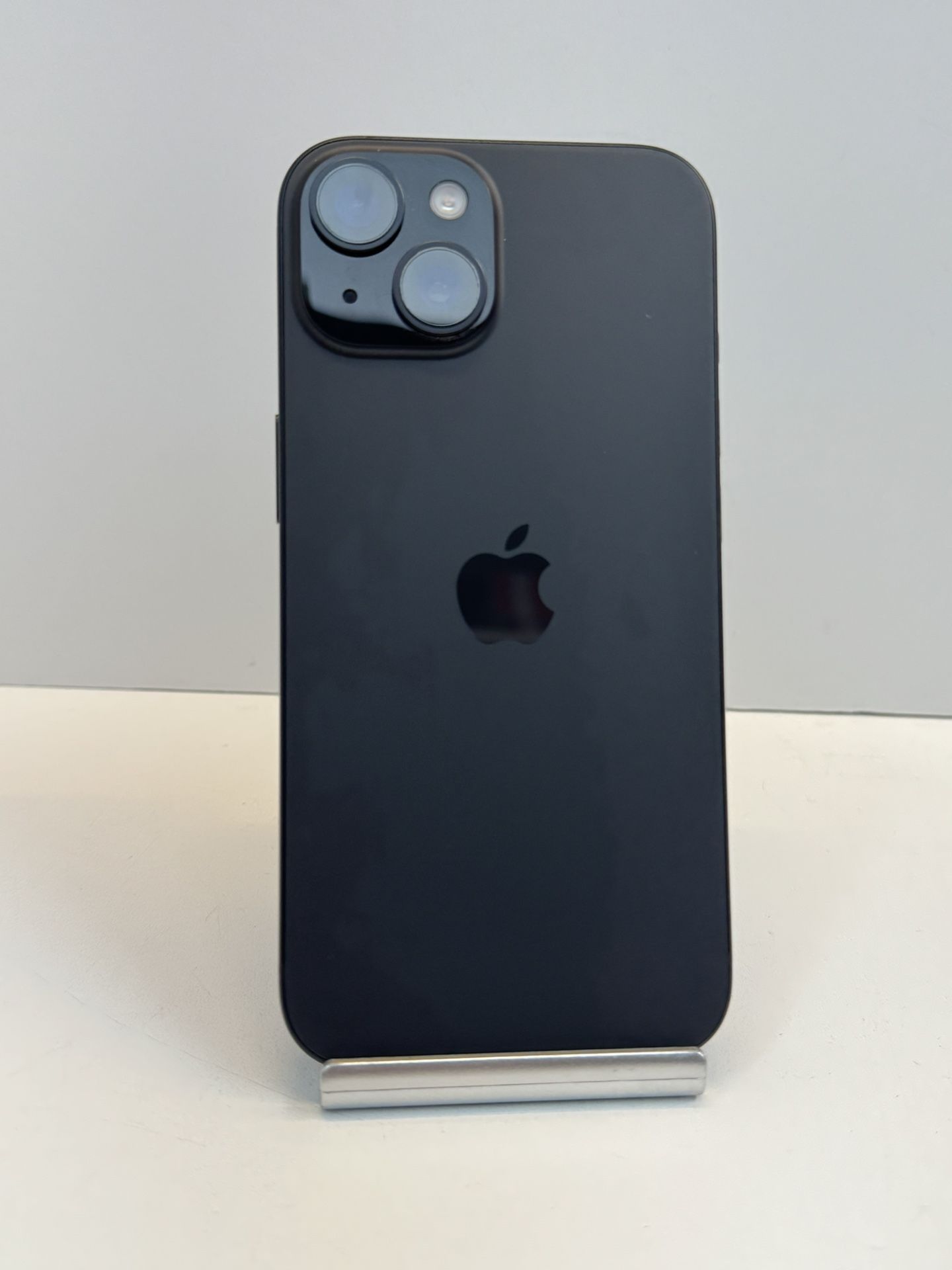 Apple iPhone 15 128gb. ( Factory Unlocked )
