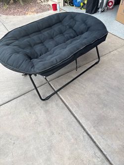 Kids saucer chair