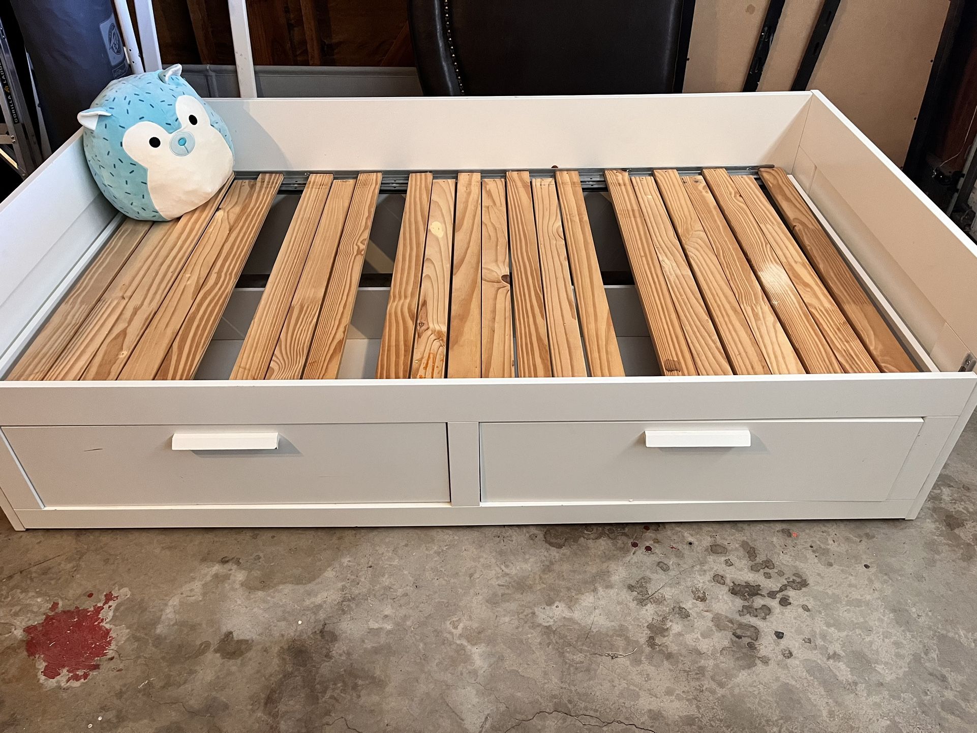 Ikea BRIMNES Daybed frame with 2 drawers, white, Twin