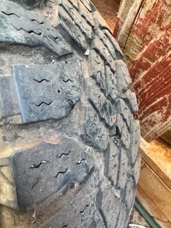 275 70 18 Goodyear Duratracs
