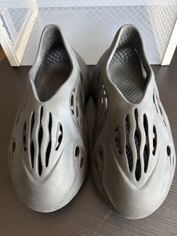 HP8739 adidas Yeezy Foam Runner Onyx Deep Black Dark Grey Carbon Noir (Men's) 7